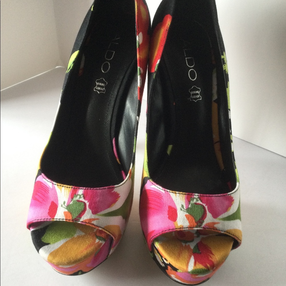 Aldo size 37 platform heels floral genuine leather - Picture 3 of 9